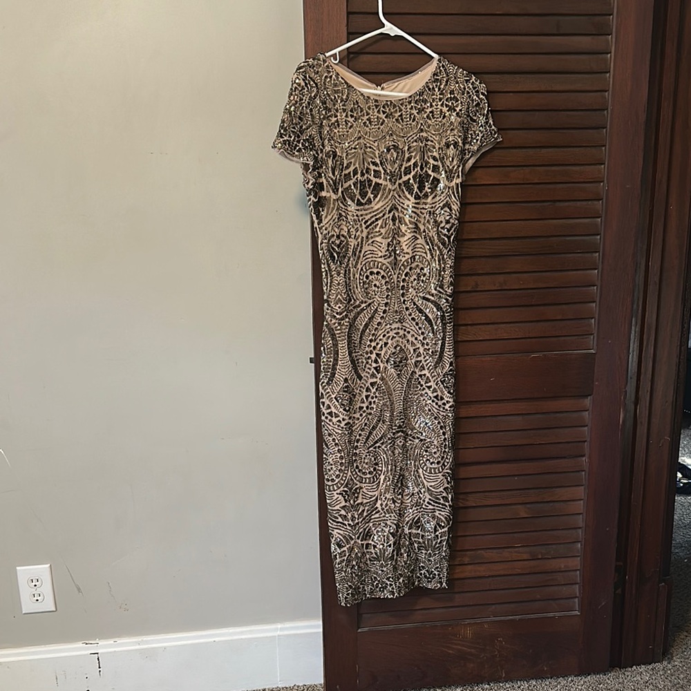 Elegant Black and Cream Lace Dress